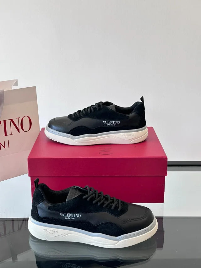 Valentino Negru Casual - prezentare produs