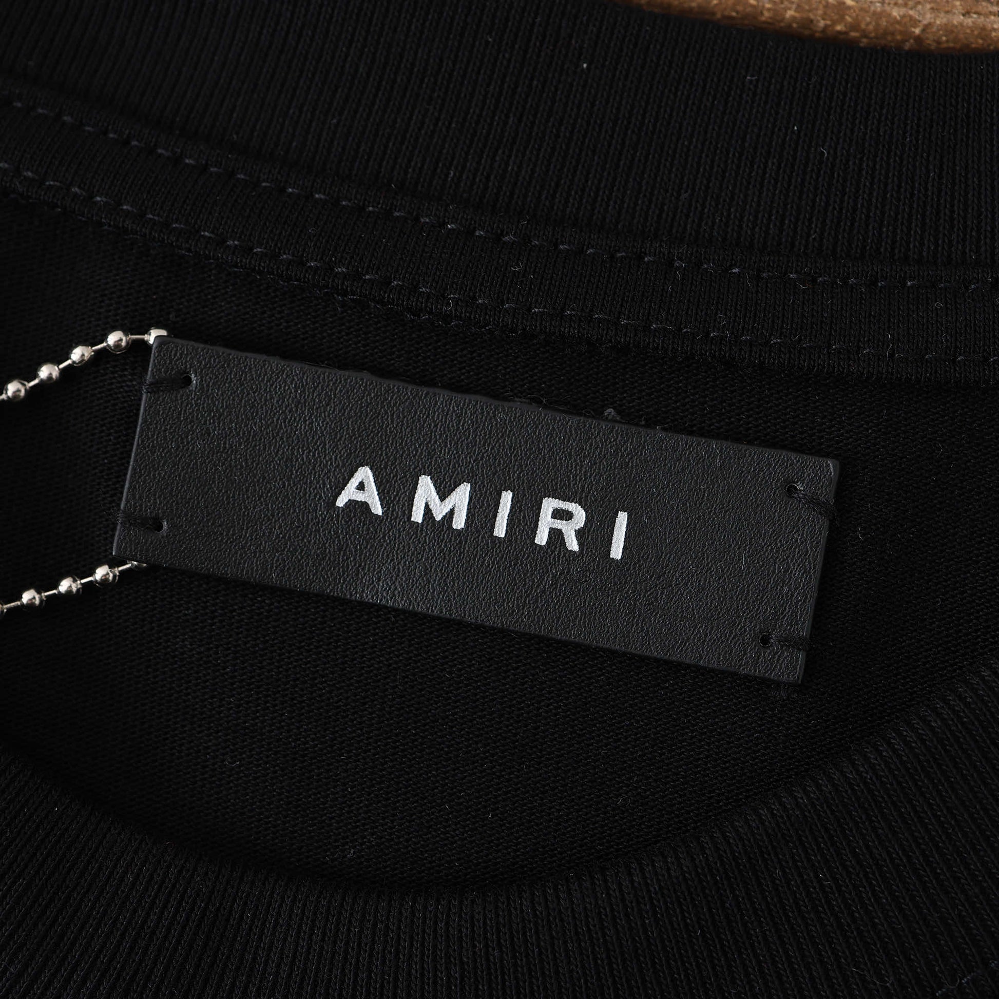 Amiri T Cămașă - prezentare produs