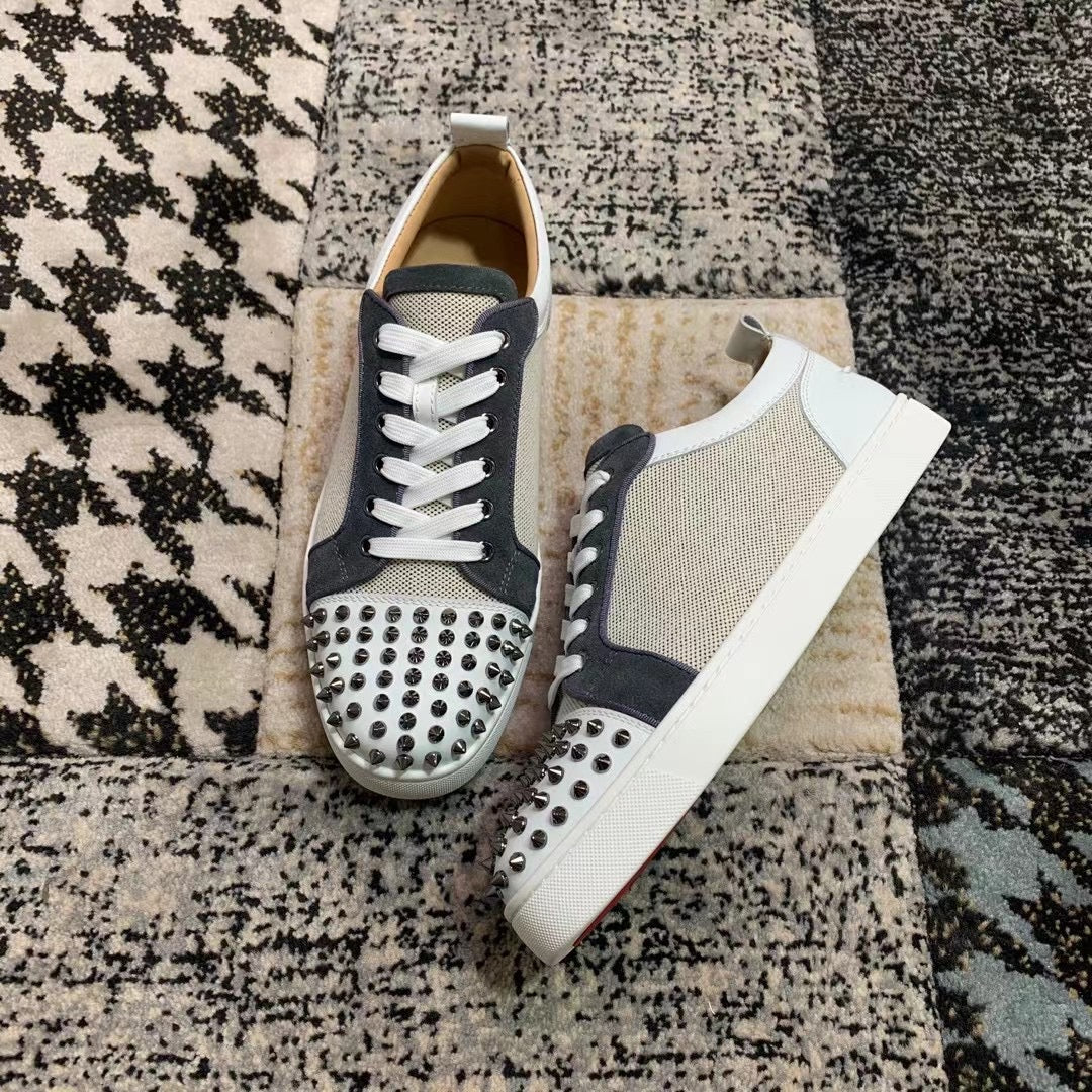 Christian Louboutin Low Argintiu Spikes - prezentare produs