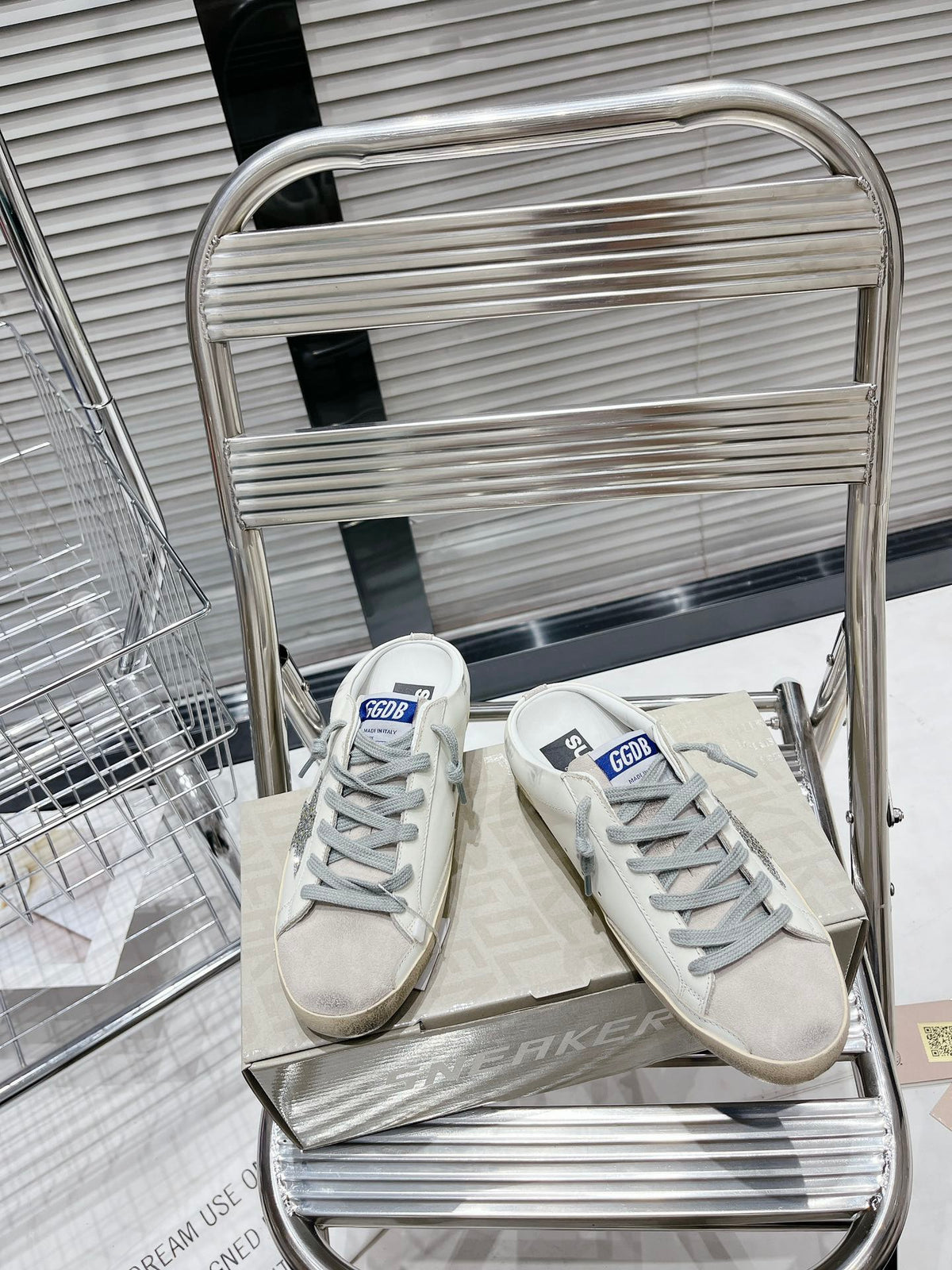 Golden Goose Deluxe G52 - prezentare produs