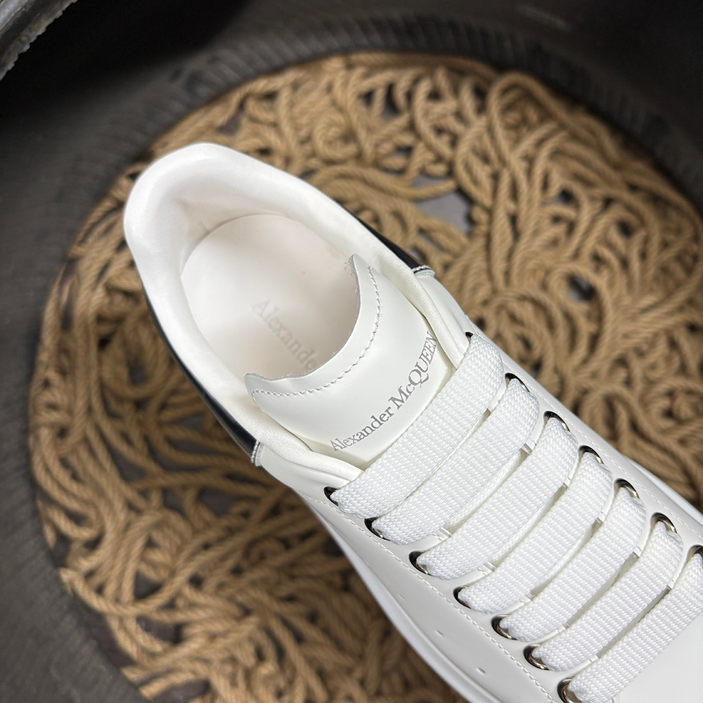 Alexander McQueen Argintiu Pantofi sport - prezentare produs
