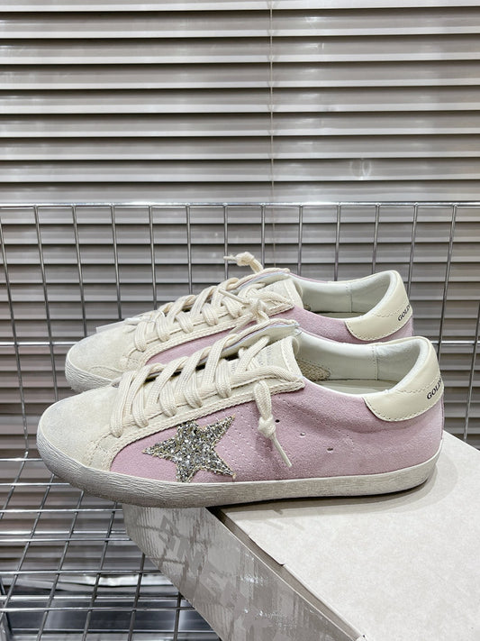 Golden Goose Deluxe G64 - prezentare produs