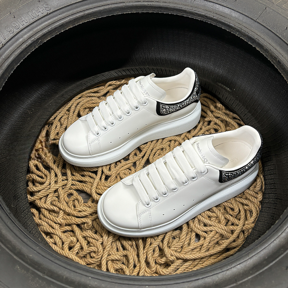 Alexander McQueen Negru Stone - prezentare produs