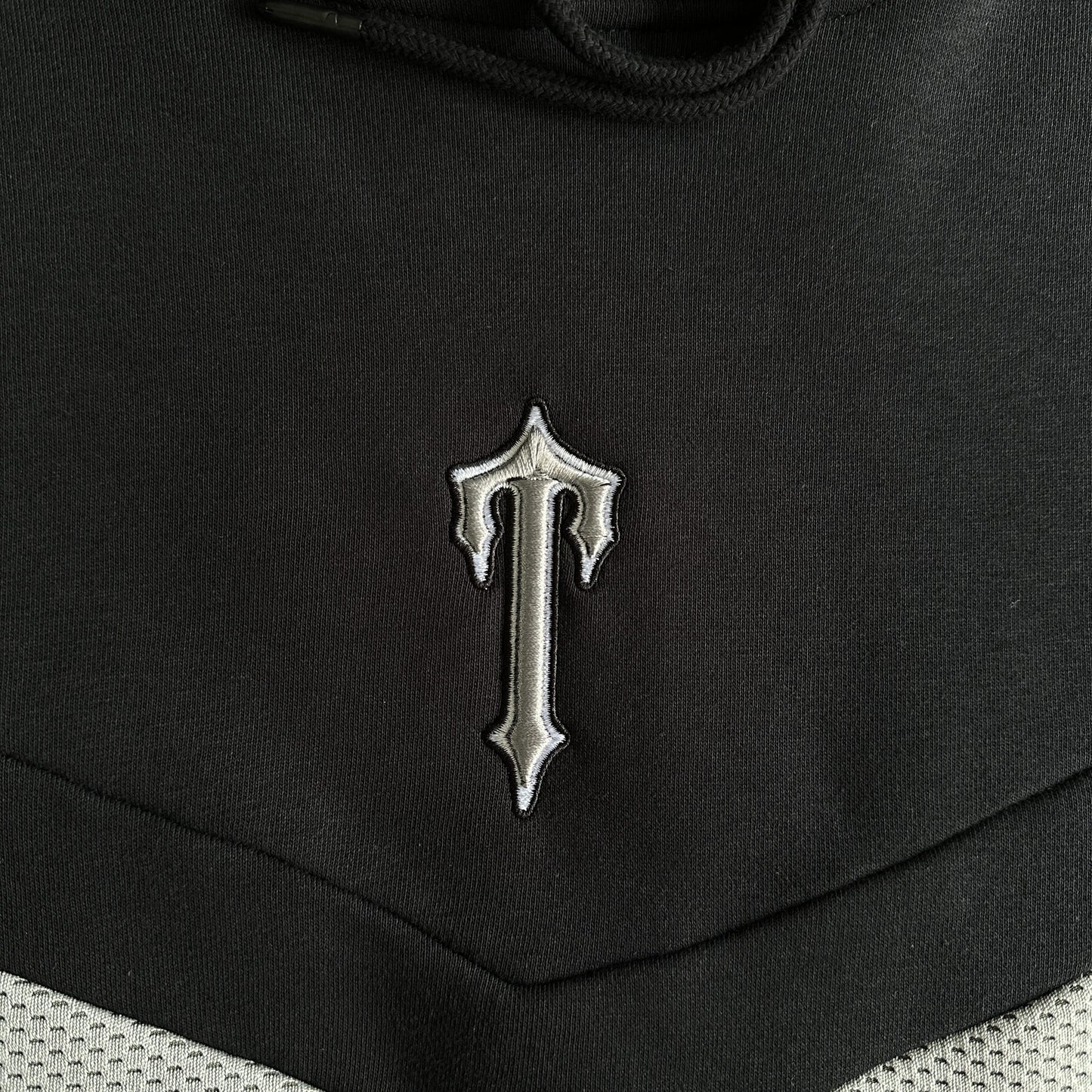 Trapstar V Dungi Trening Negru - prezentare produs