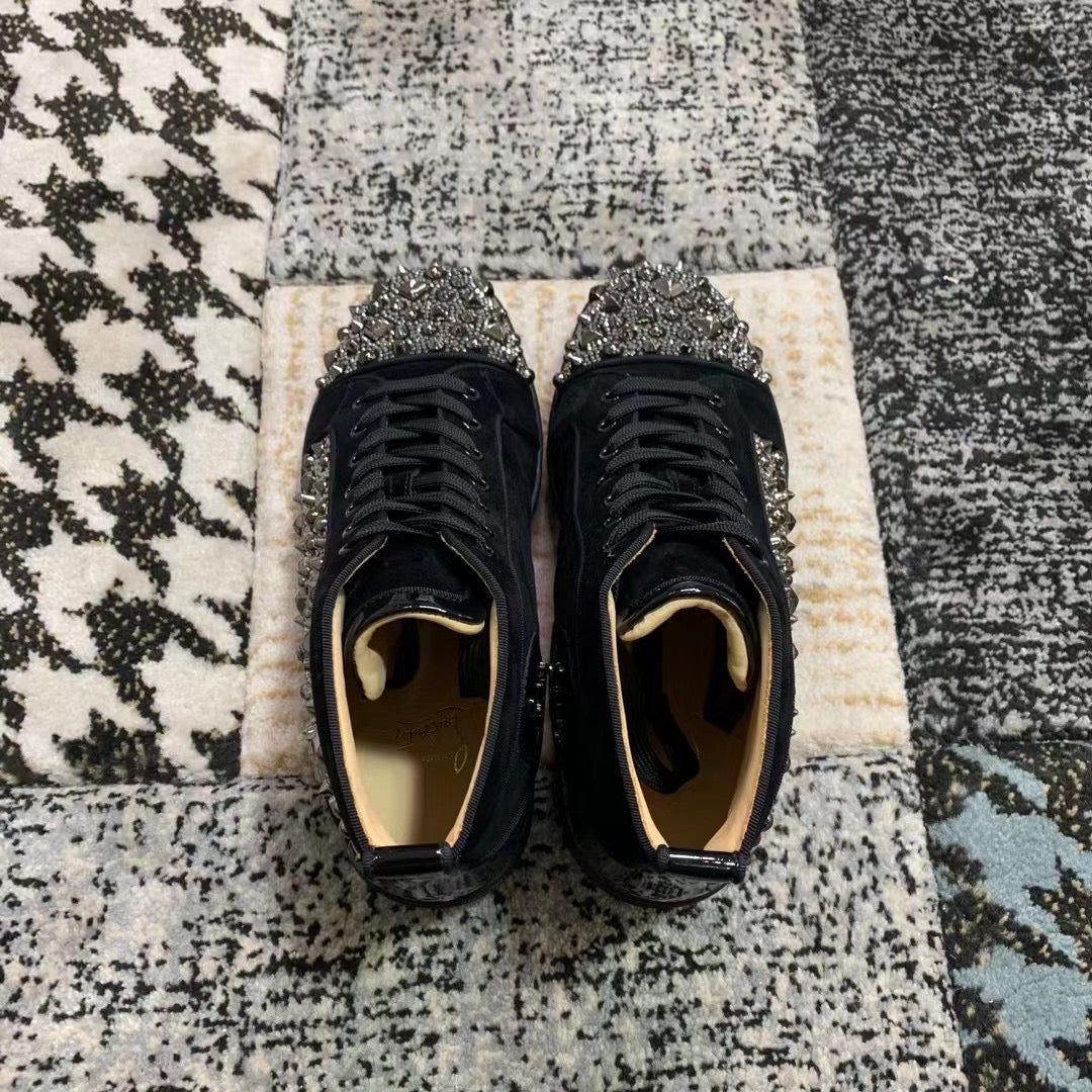 Christian Louboutin Negru Velvet Spikes High - prezentare produs