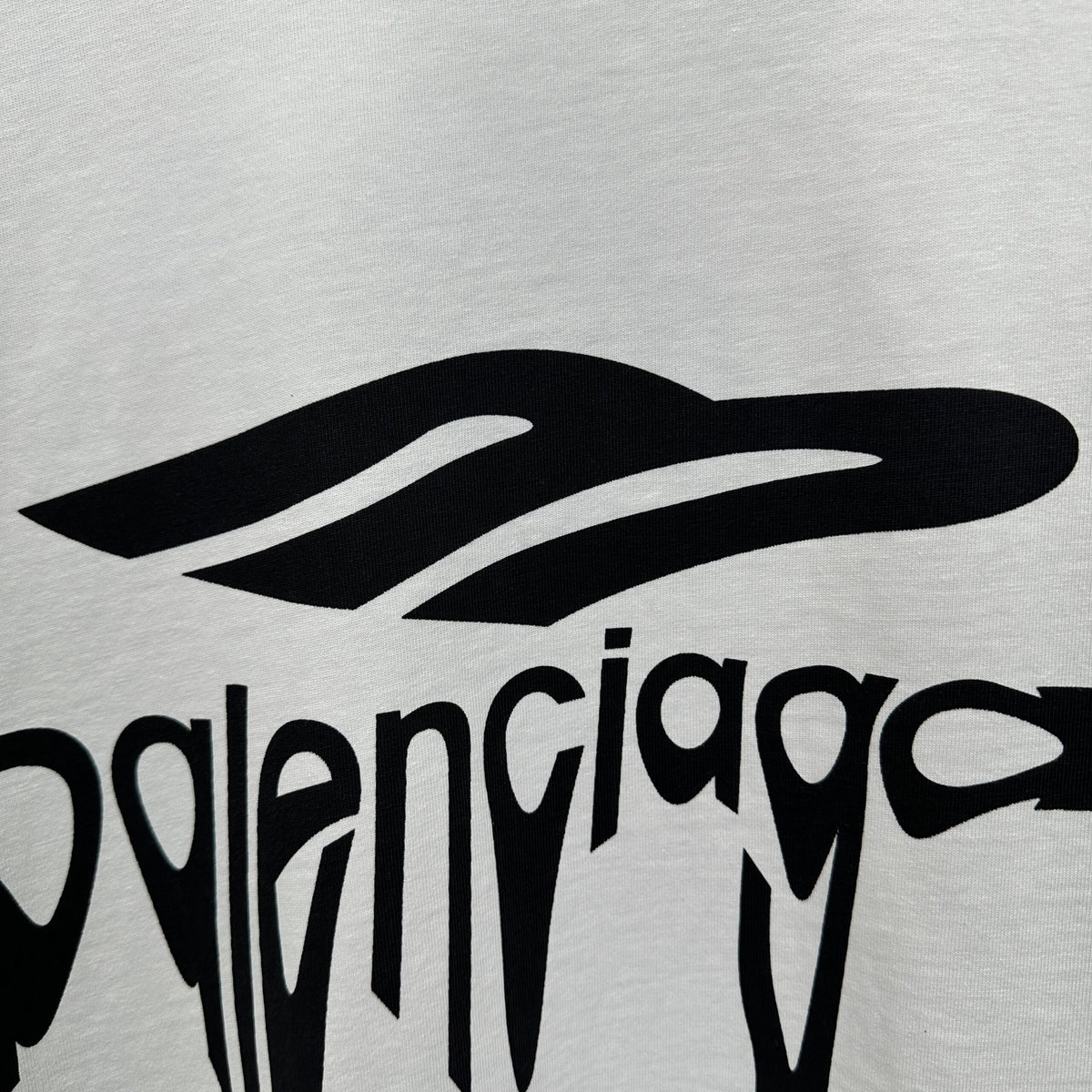 Balenciaga T Cămașă Exclusive - prezentare produs