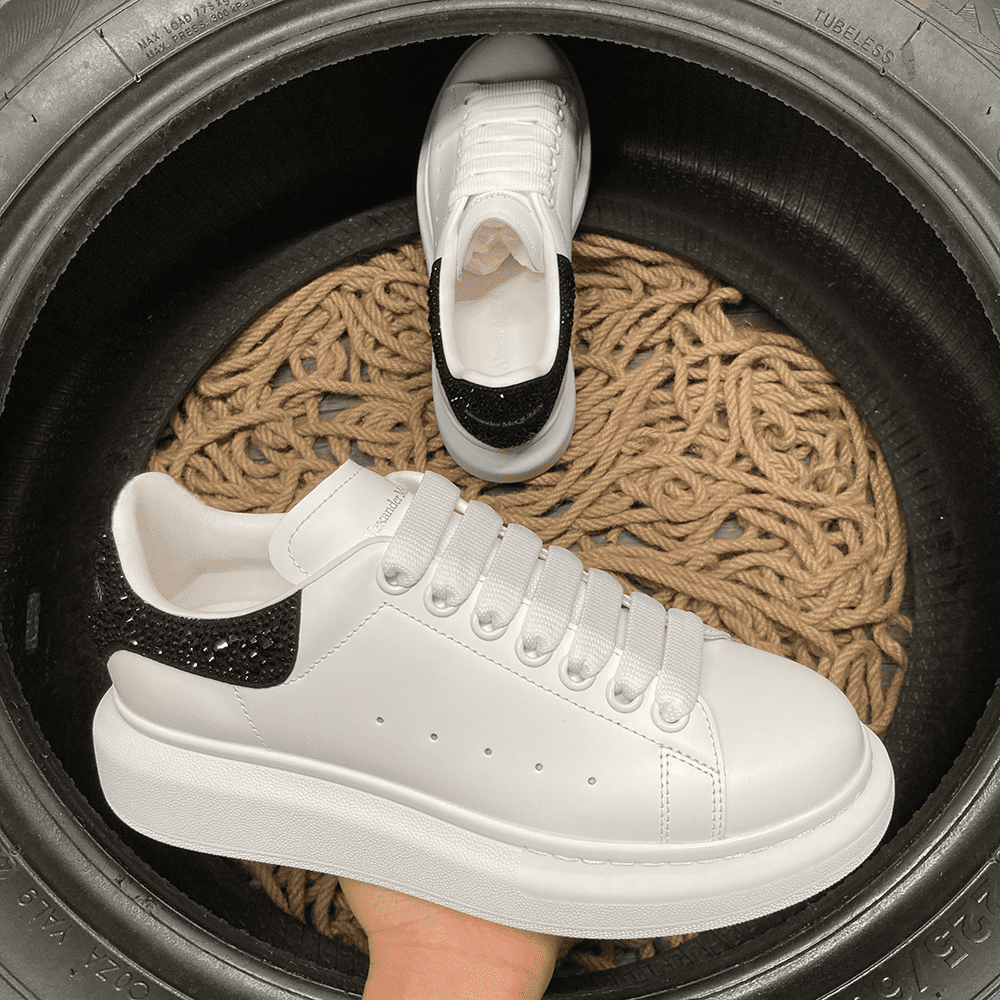 Alexander McQueen Negru Stone - prezentare produs