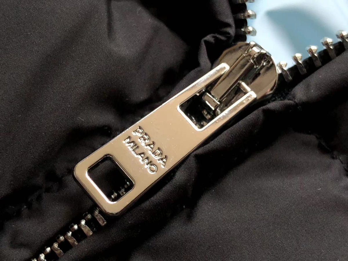 Prada Women Down Geacă Negru Alb - prezentare produs