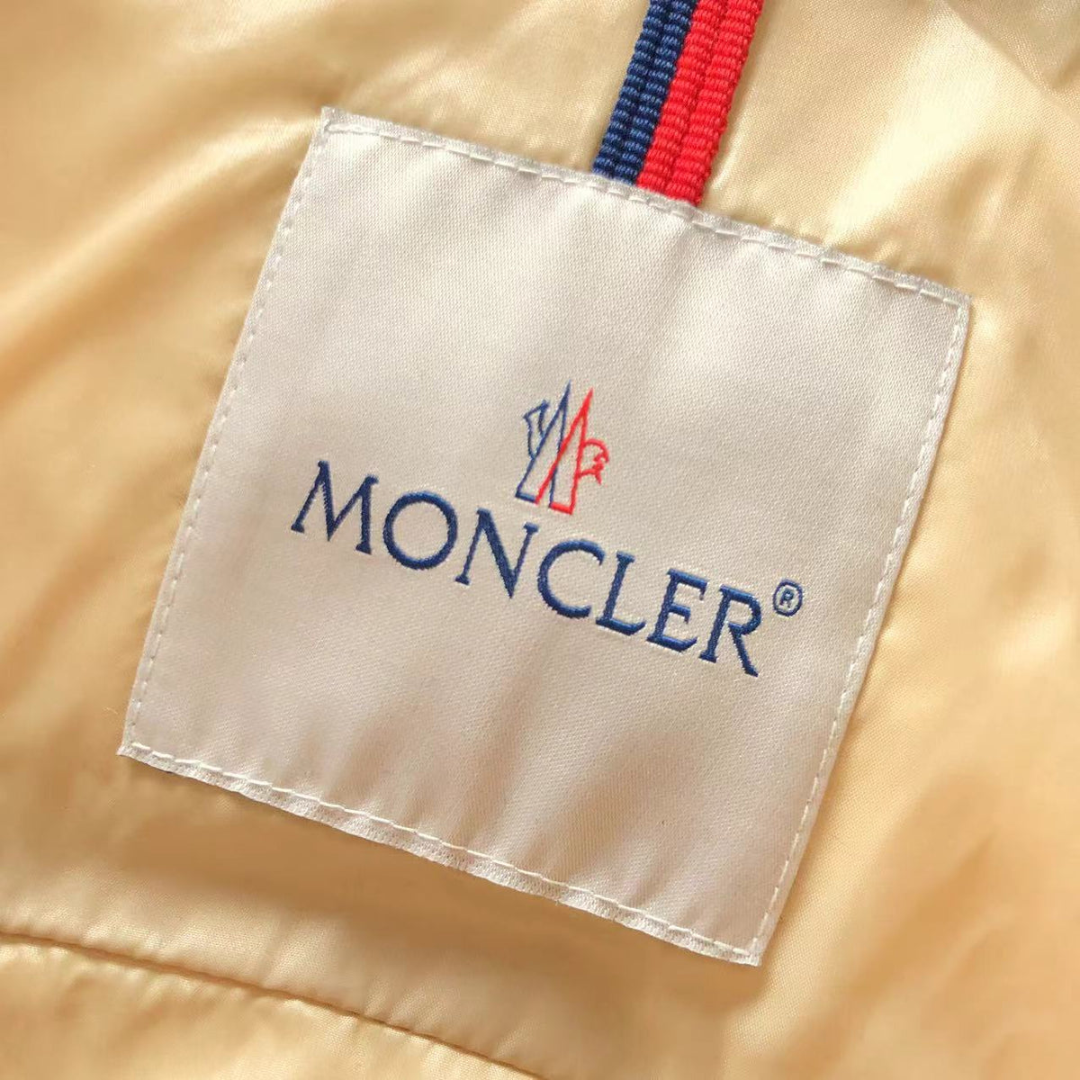 Moncler Women Long Geacă - prezentare produs