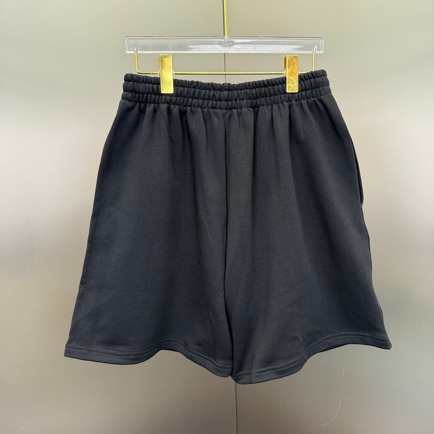 Balenciaga Short Exclusive Clothing - prezentare produs