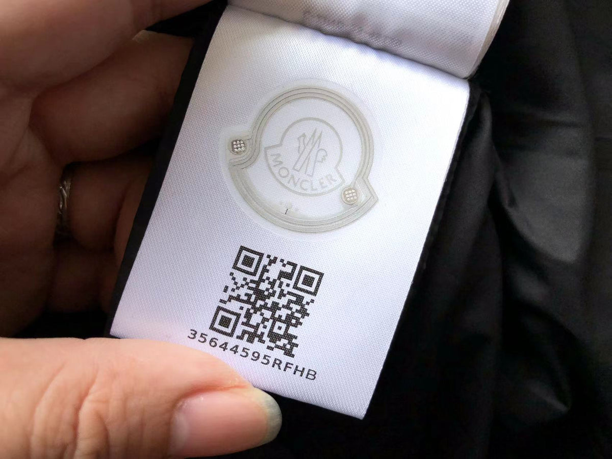 Moncler Down Geacă - prezentare produs