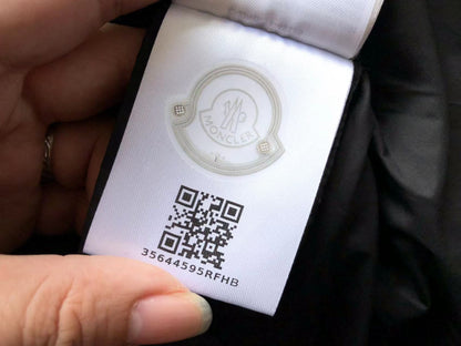 Moncler Down Geacă - prezentare produs