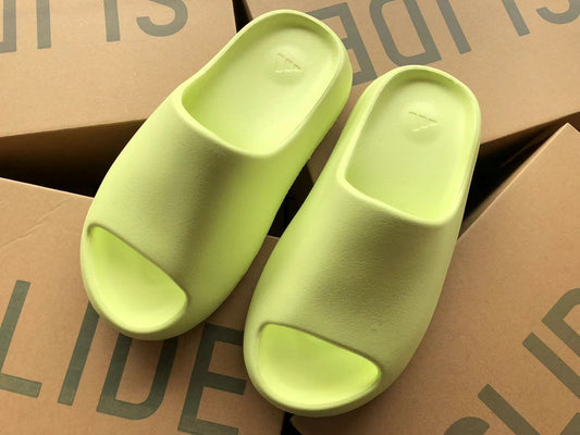 Adidas Yeezy Slapi Verde Neon - prezentare produs