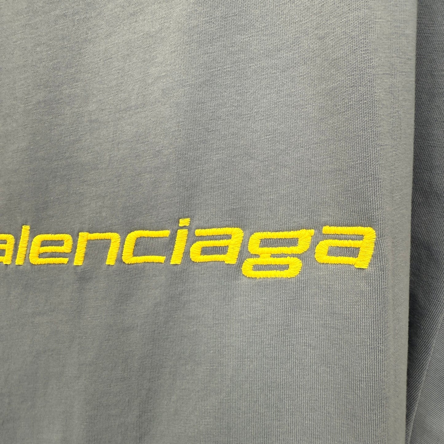 Balenciaga T Cămașă Exclusive - prezentare produs