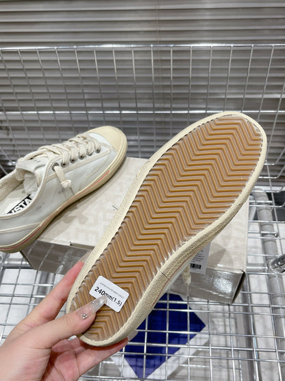 Golden Goose Deluxe G62 - prezentare produs