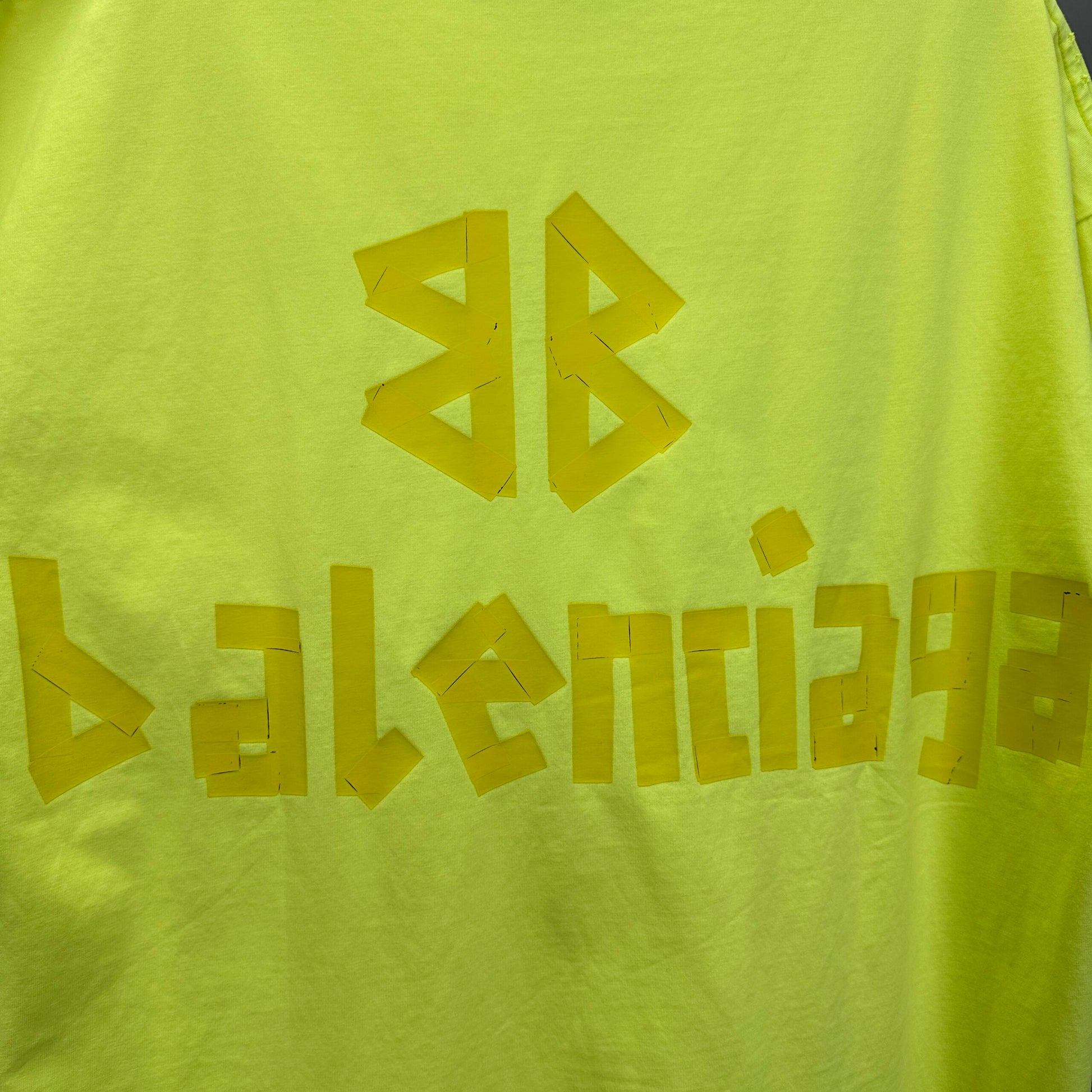 Balenciaga T Cămașă Exclusive - prezentare produs