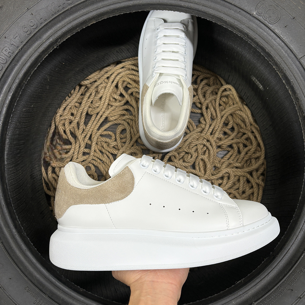 Alexander McQueen Alb Crem - prezentare produs
