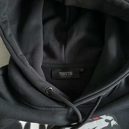 Trapstar Shooters Bloodshot Clothing - prezentare produs