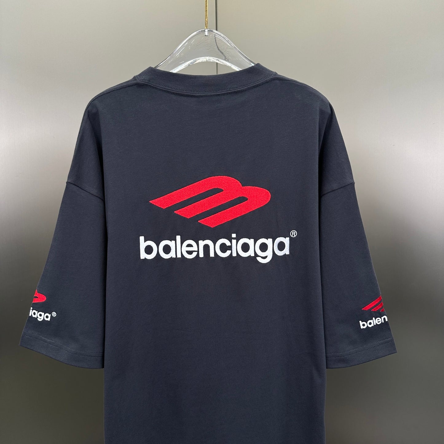 Balenciaga T Cămașă Exclusive - prezentare produs