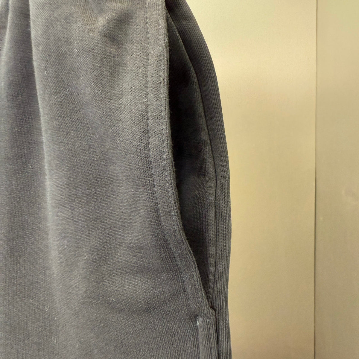 Balenciaga Short Exclusive Clothing - prezentare produs