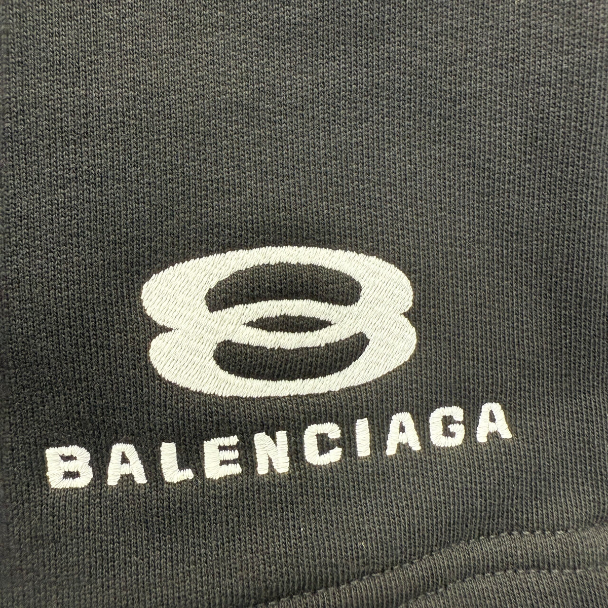 Balenciaga Short Exclusive Clothing - prezentare produs
