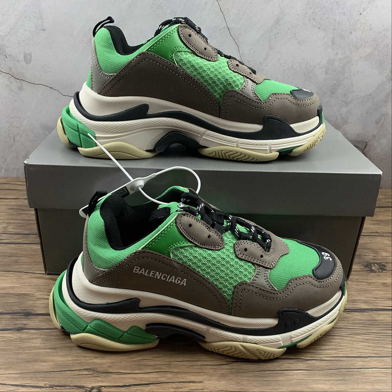 Balenciaga Triple S Închis Bej - prezentare produs