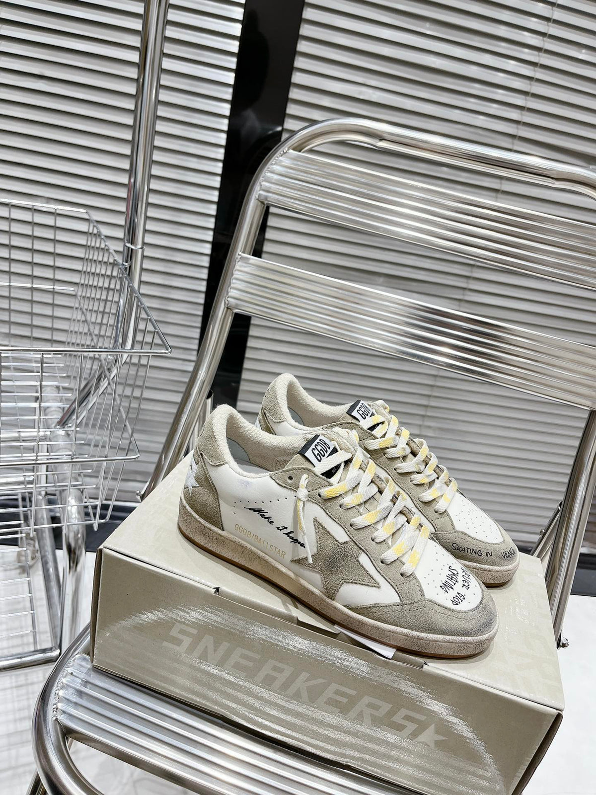 Golden Goose Deluxe G49 Pantofi sport - prezentare produs