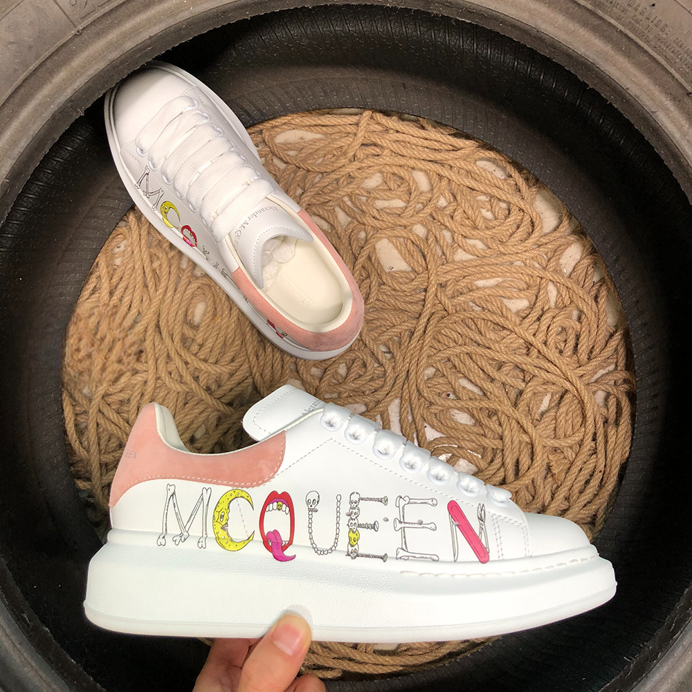 Alexander McQueen M09 - prezentare produs