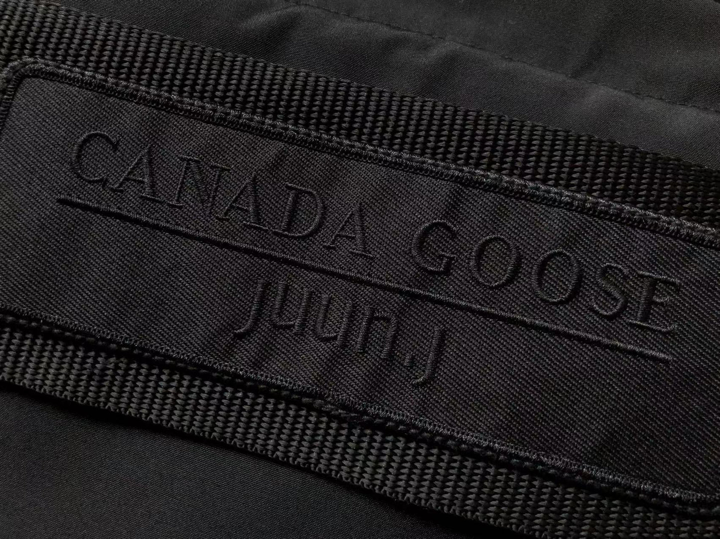 Canada Goose X Juun J Luxury Ediție Mountain Geacă - prezentare produs