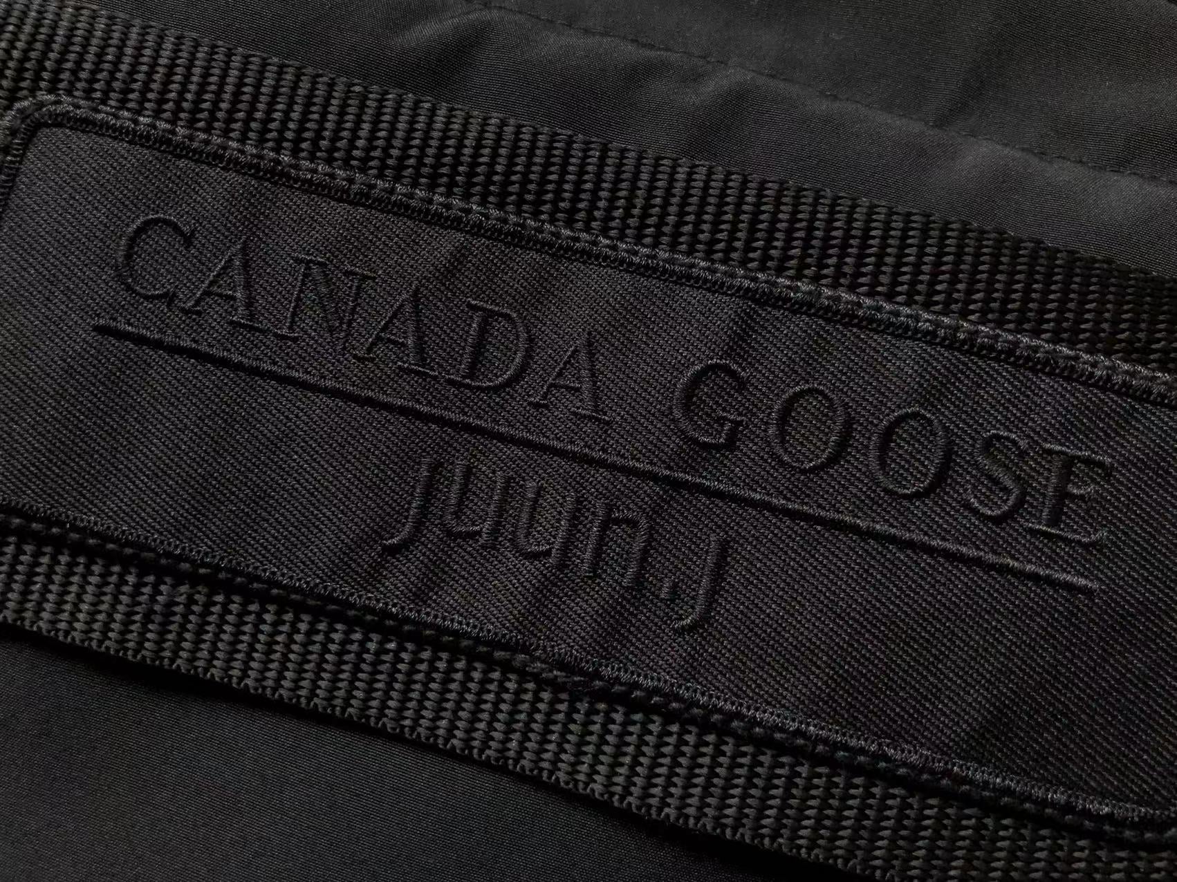 Canada Goose X Juun J Luxury Ediție Mountain Geacă - prezentare produs