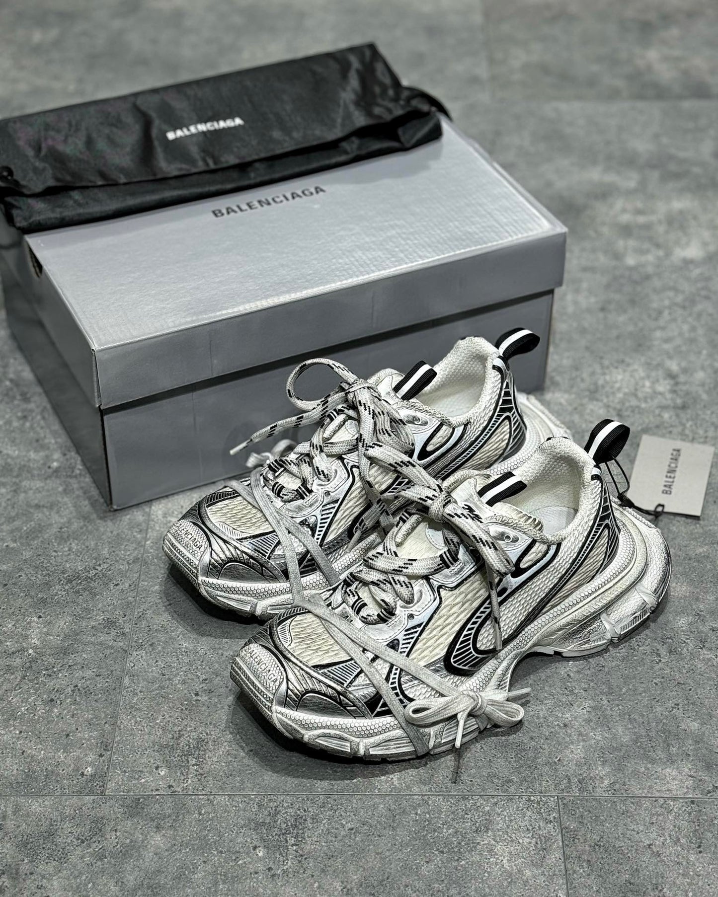 Balenciaga 3XL Alb - prezentare produs