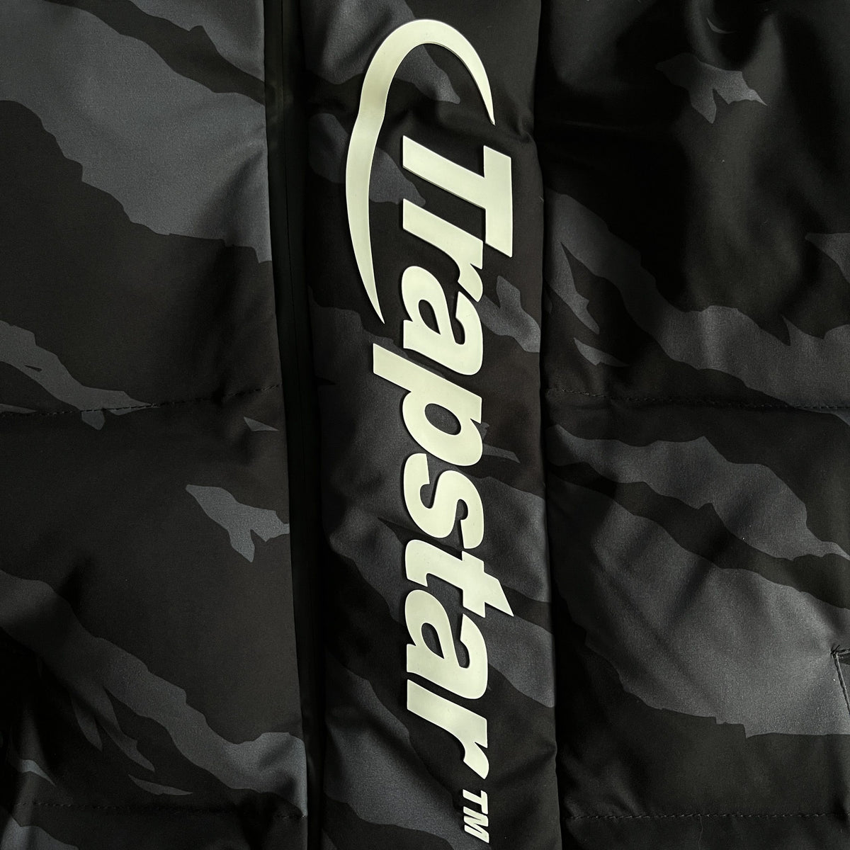 Trapstar Technical Puffer Negru Tiger Camuflaj Pantofi sport - prezentare produs