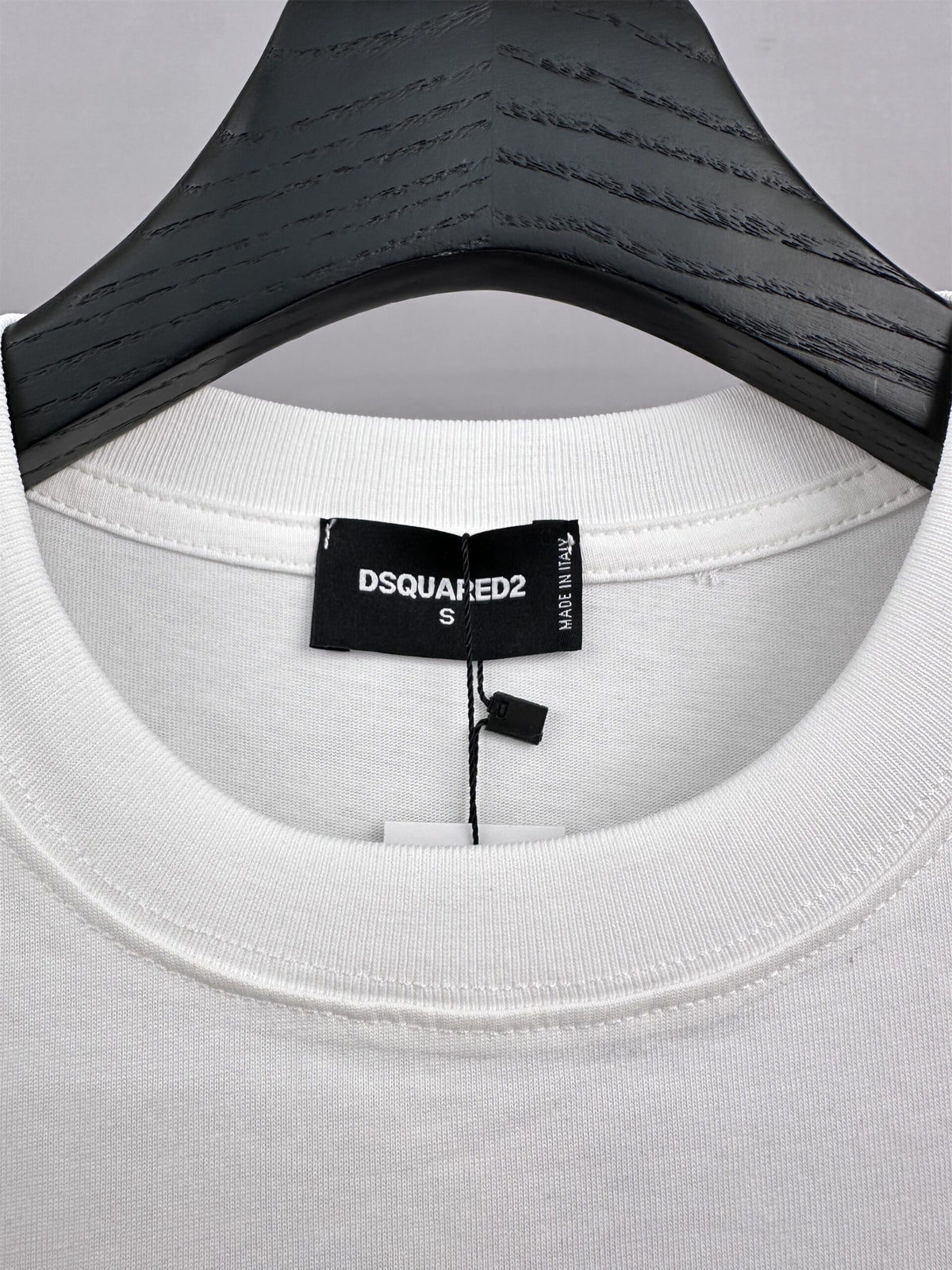 Dsquared2 T Cămașă Dt017 - prezentare produs