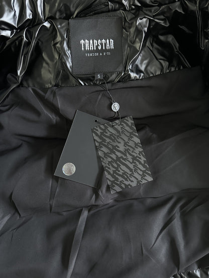 Trapstar Geacă Irongate Embossed Puffer New Colecție - prezentare produs