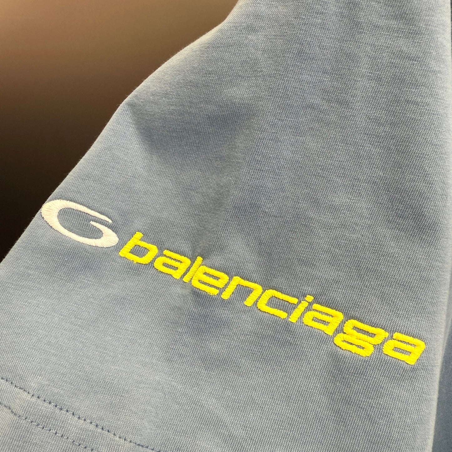 Balenciaga T Cămașă Exclusive - prezentare produs