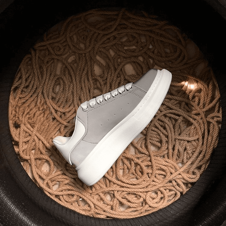 Alexander McQueen Reflectorizant - prezentare produs