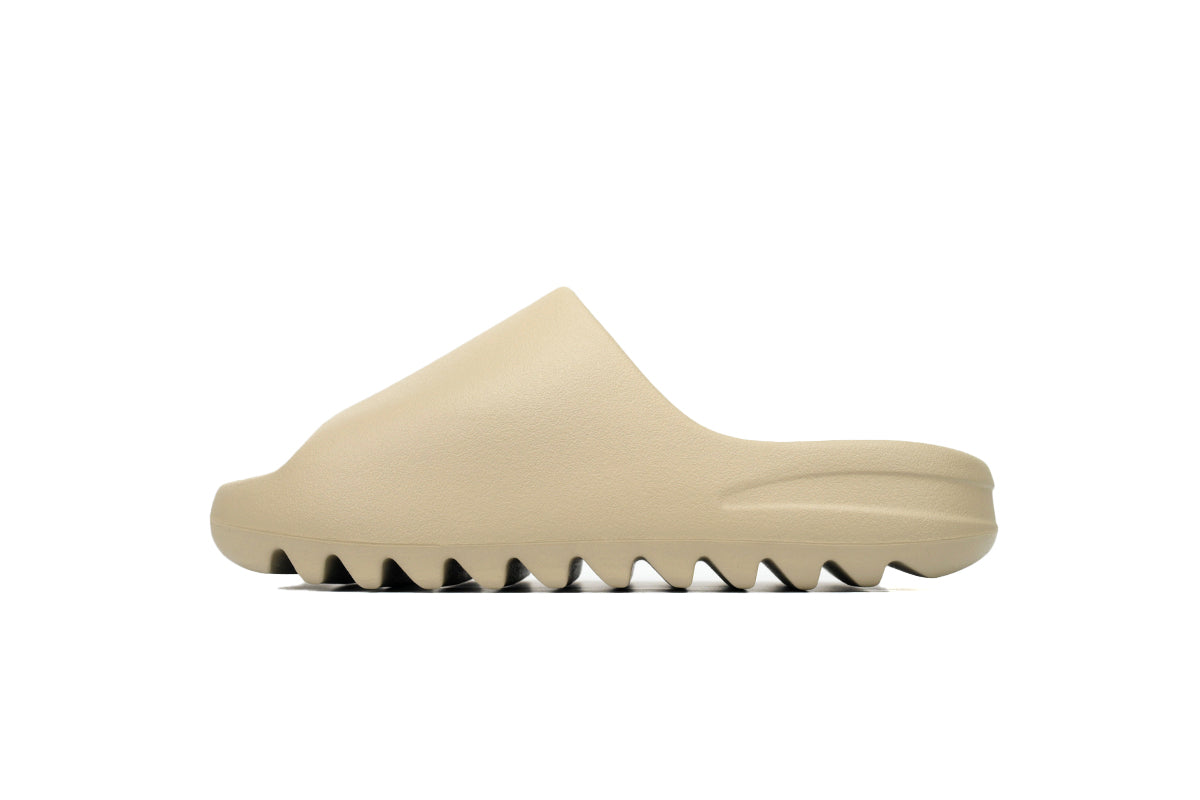 Adidas Yeezy Slapi Pure - prezentare produs