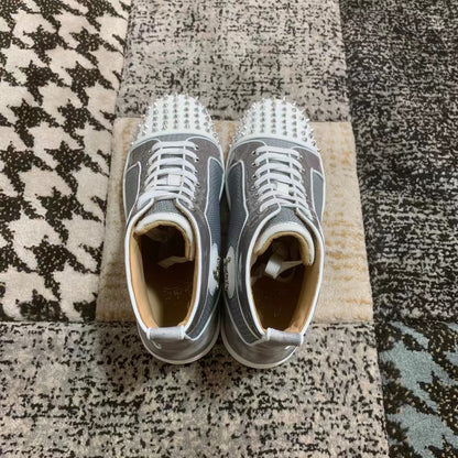 Christian Louboutin Gri Alb Spikes High - prezentare produs