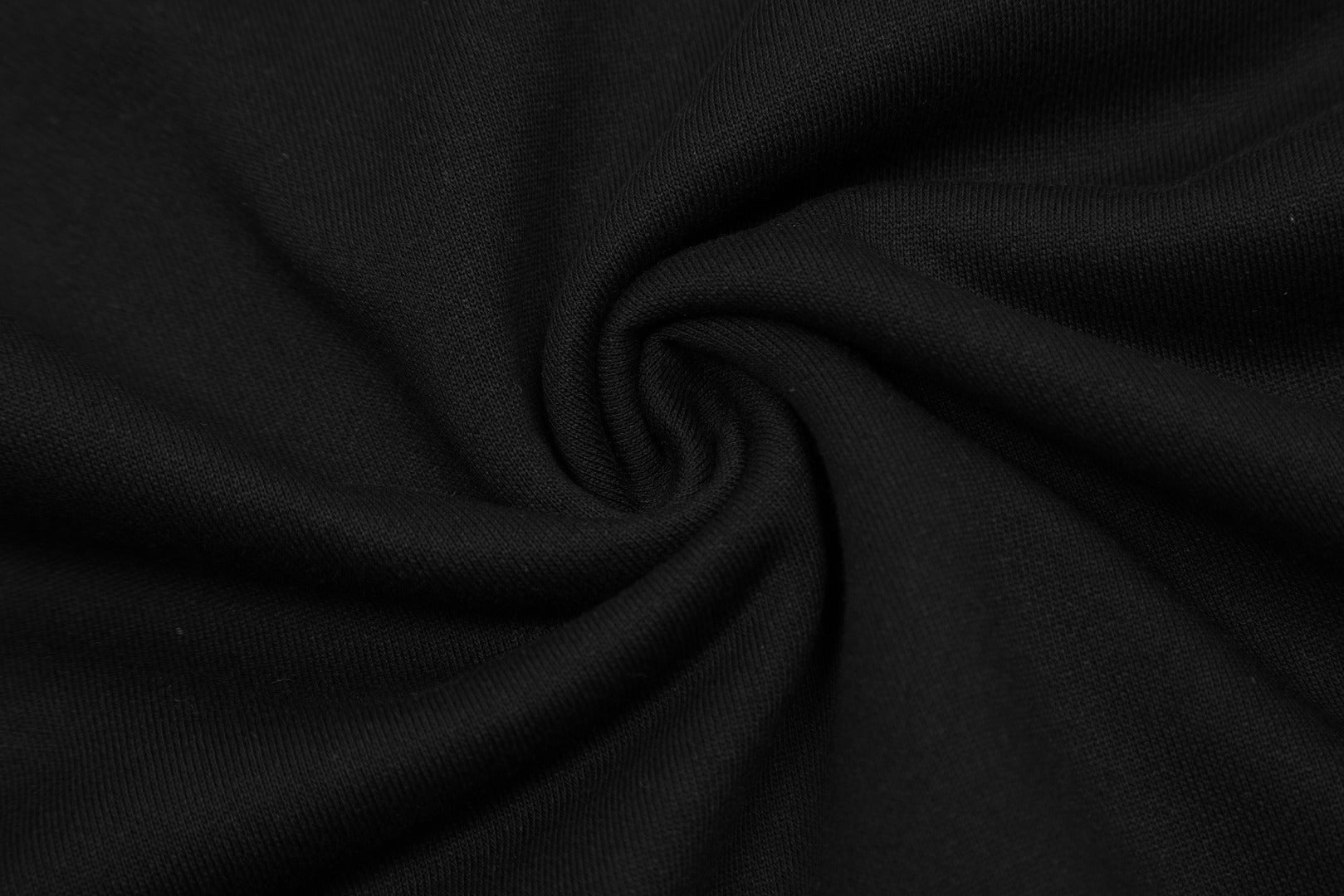 Ami Paris Pulover Negru - prezentare produs