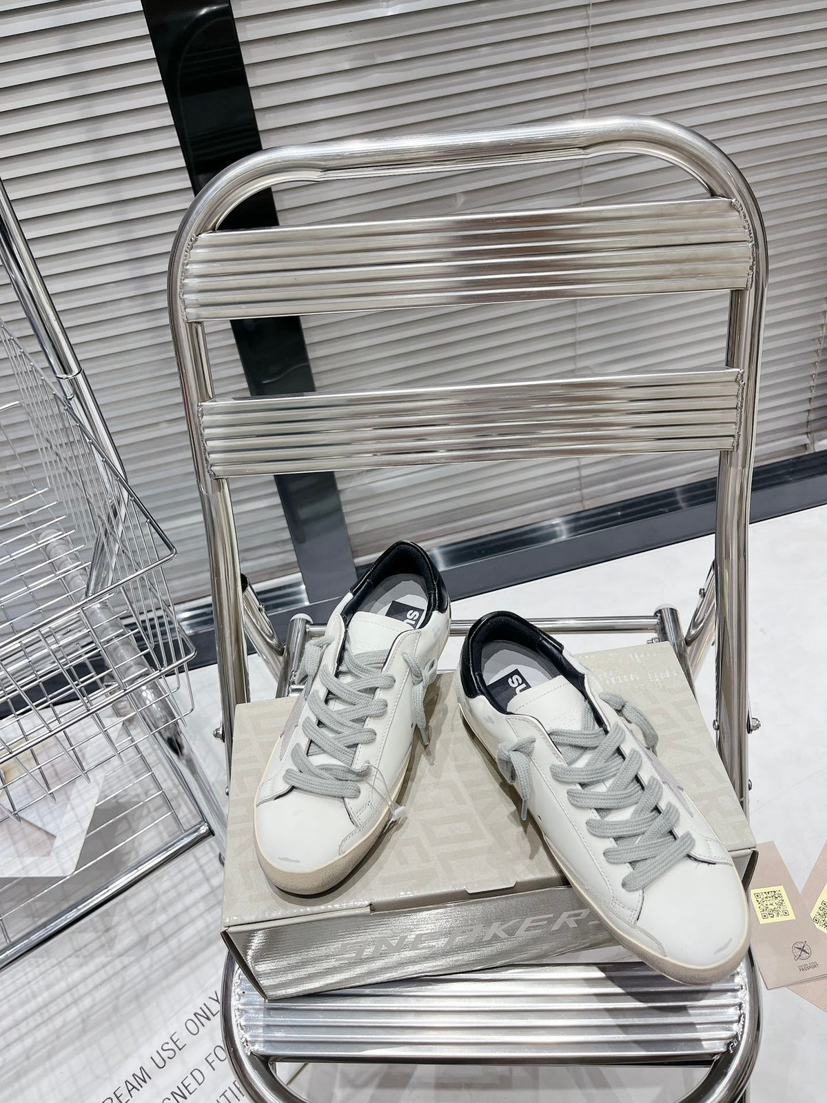 Golden Goose Deluxe G48 Pantofi sport - prezentare produs