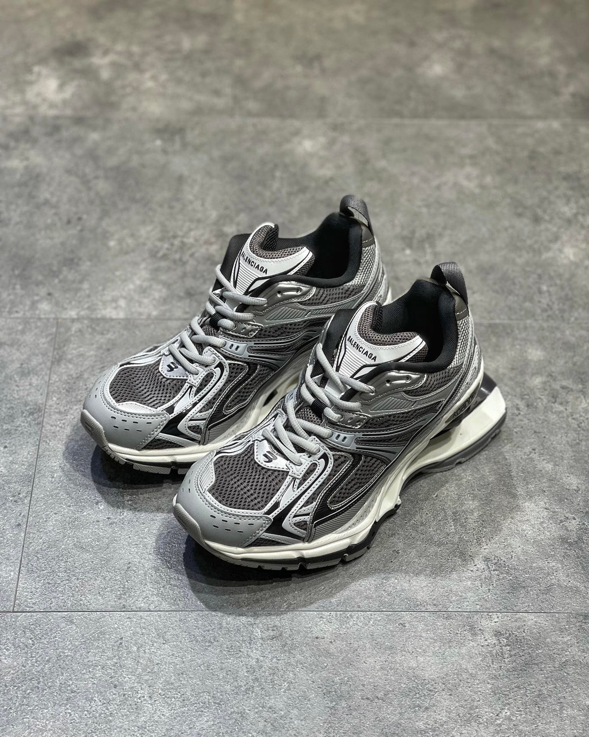Balenciaga X Pande Gri - prezentare produs