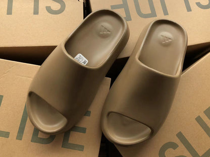 Adidas Yeezy Yeezy Slide Dark Maro - prezentare produs