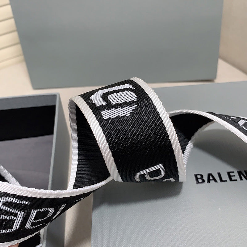 Balenciaga Curea - prezentare produs