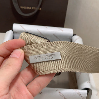 Bottega Veneta Curea - prezentare produs