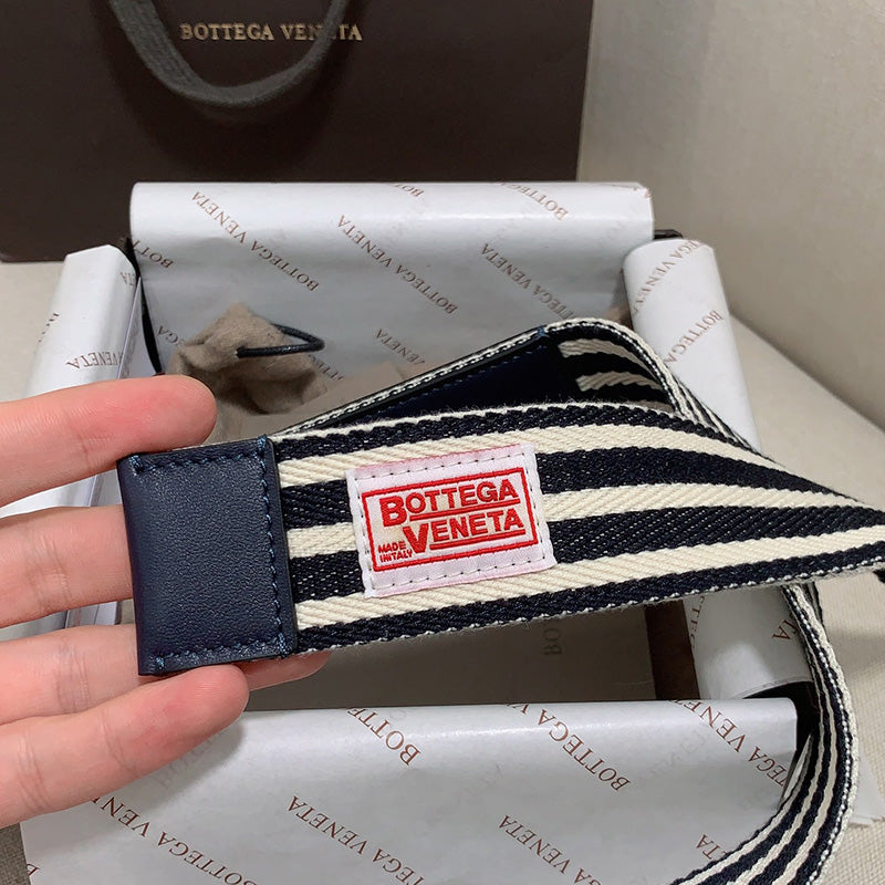 Bottega Veneta Curea - prezentare produs