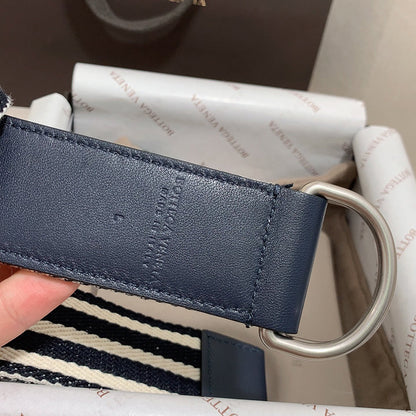 Bottega Veneta Curea - prezentare produs