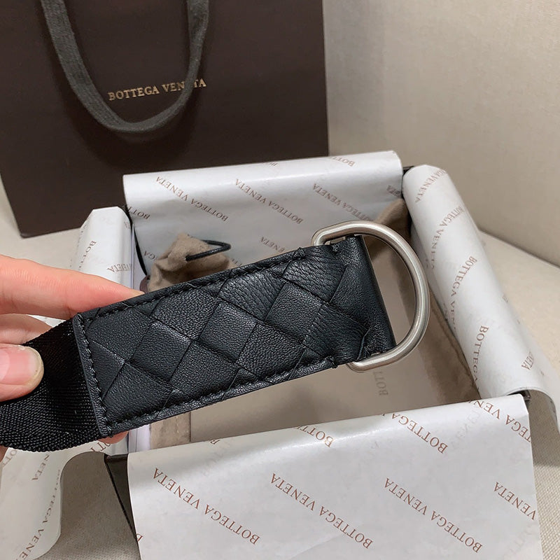 Bottega Veneta Curea - prezentare produs