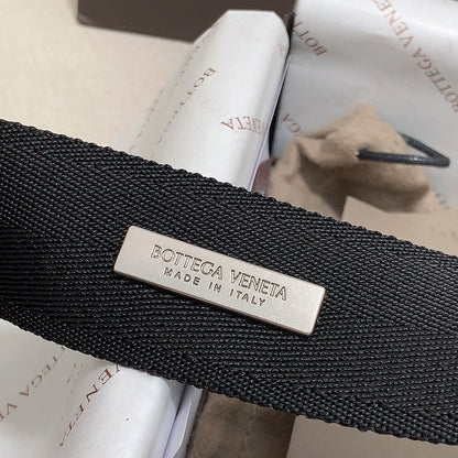 Bottega Veneta Curea - prezentare produs