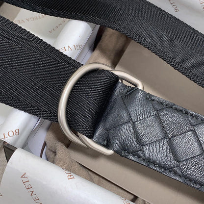 Bottega Veneta Curea - prezentare produs