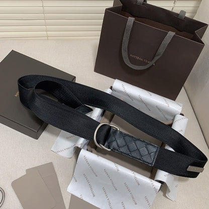 Bottega Veneta Curea - prezentare produs